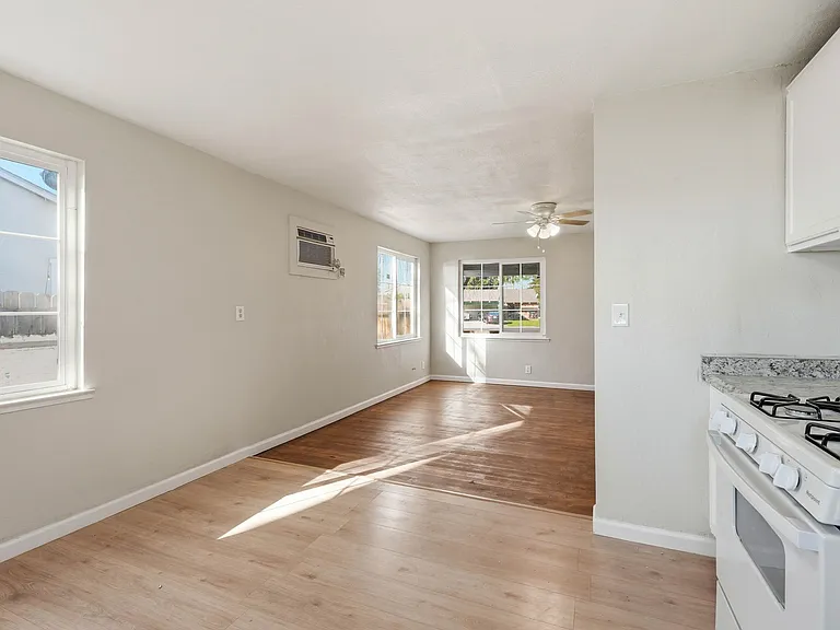1008 Gemini Ct #2 — Photo 18