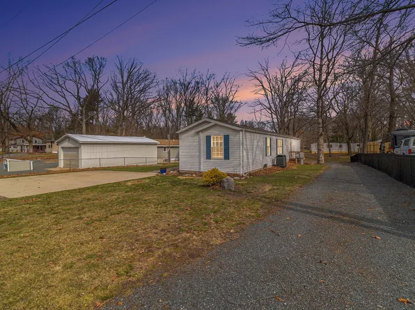 420 N Spencer Rd, Mears, MI 49436