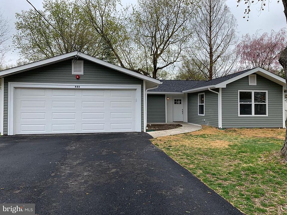 1st image of 805 Bradford Ln