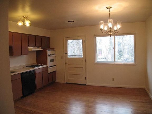 5th image of 1116 W Moss Ave #B9