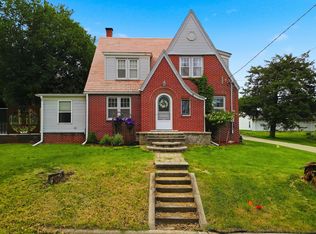 1301 Long St, Dixon, IL 61021