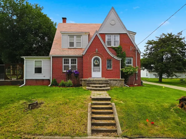 1301 Long St, Dixon, IL 61021