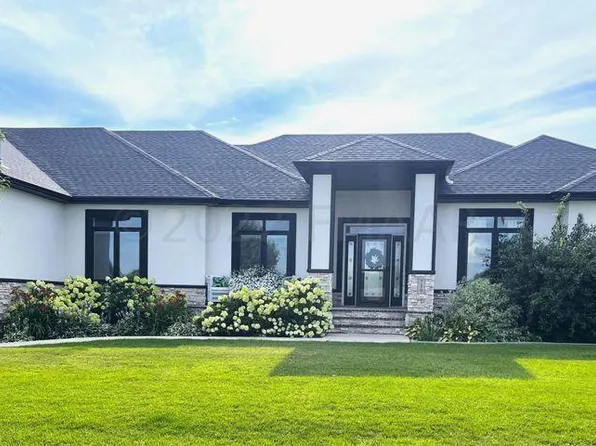 739 8 1/2 Ave NW, Valley City, ND 58072