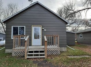 614 2nd St S, Ellendale, ND 58436