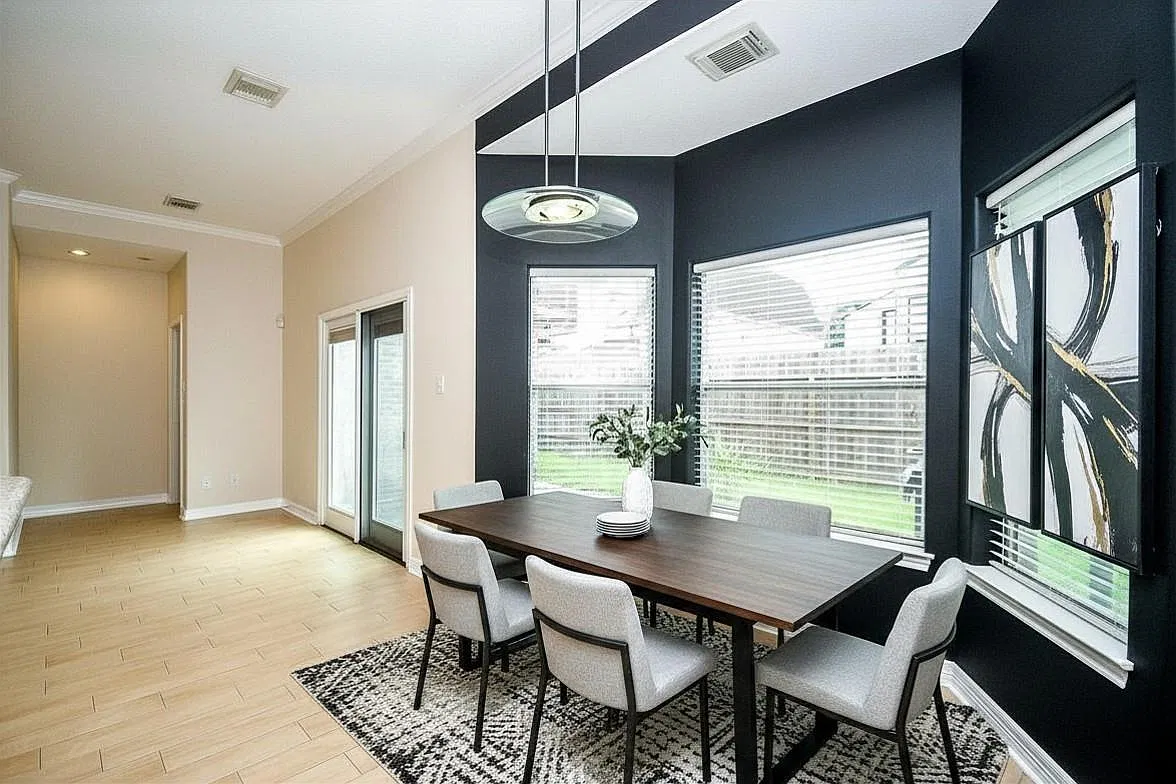 5 bed, 3.0 bath, 2910 sqft, $2,650 — Photo 4
