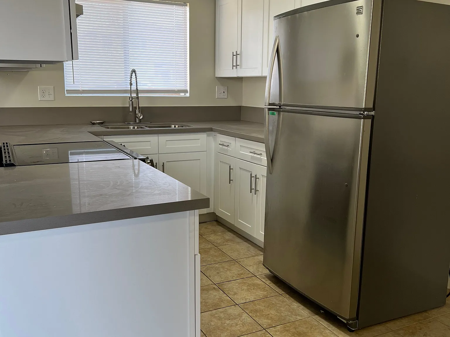 2 bed, 850 sqft, $2,595 — Photo 4