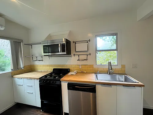 $2795/1518 1/4 Micheltorena St. Top Floor 2br, 2bth, Renovated, Washer/Dryer In Unit Silverlake A... — Photo 4