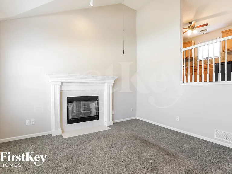 11328 N Wyandotte St — Photo 4