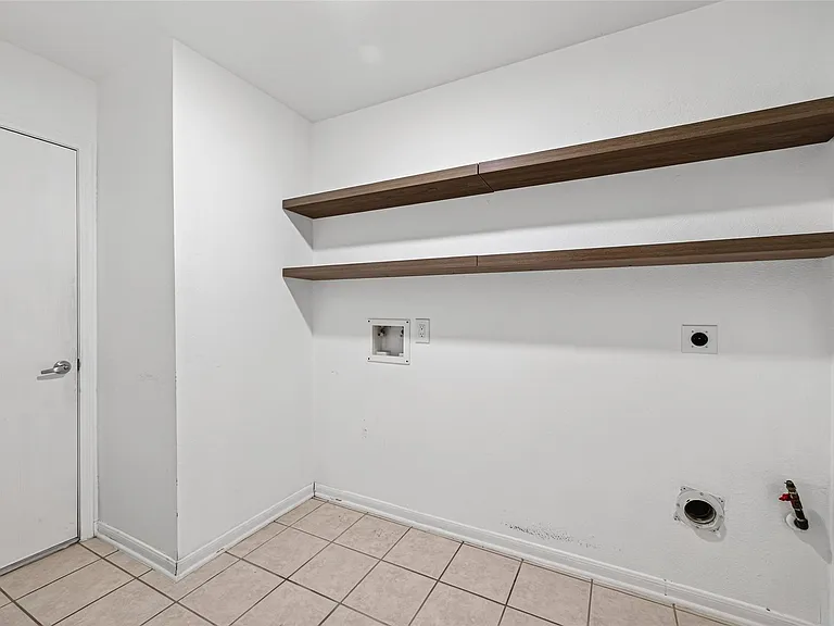 3934 Brook Garden Ln — Photo 15