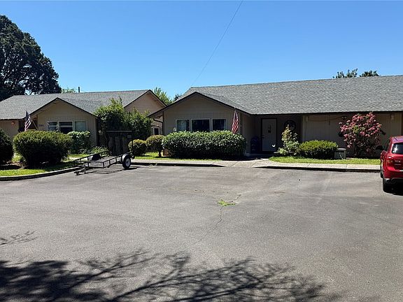 3rd image of 3205 Pacific Way