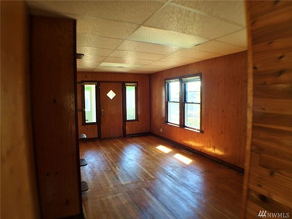 2nd image of 526 Dr Martin Luther King Way