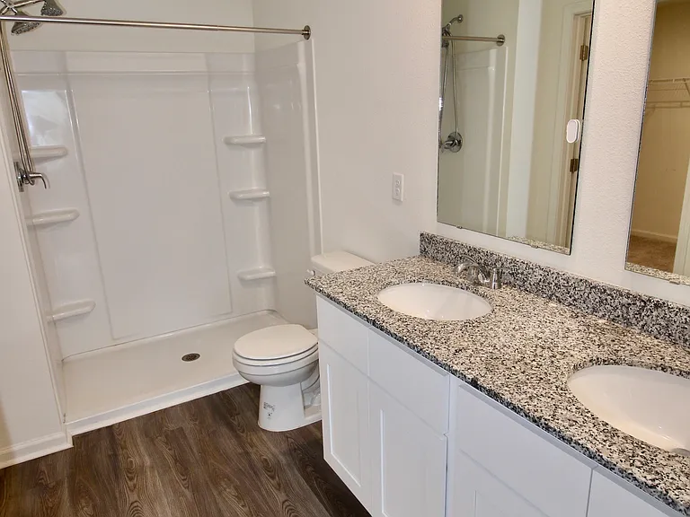 205 Landing Blvd — Photo 11