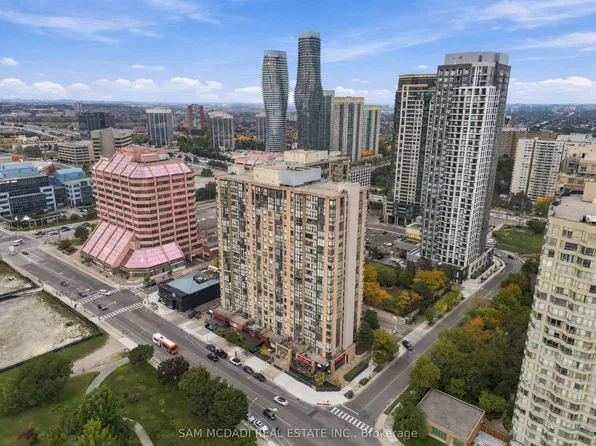 265 Enfield Pl #903, Mississauga, ON L5B 3Y7