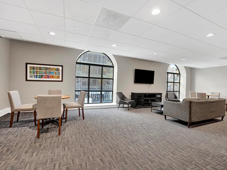 630 N State St #2208 — Photo 44