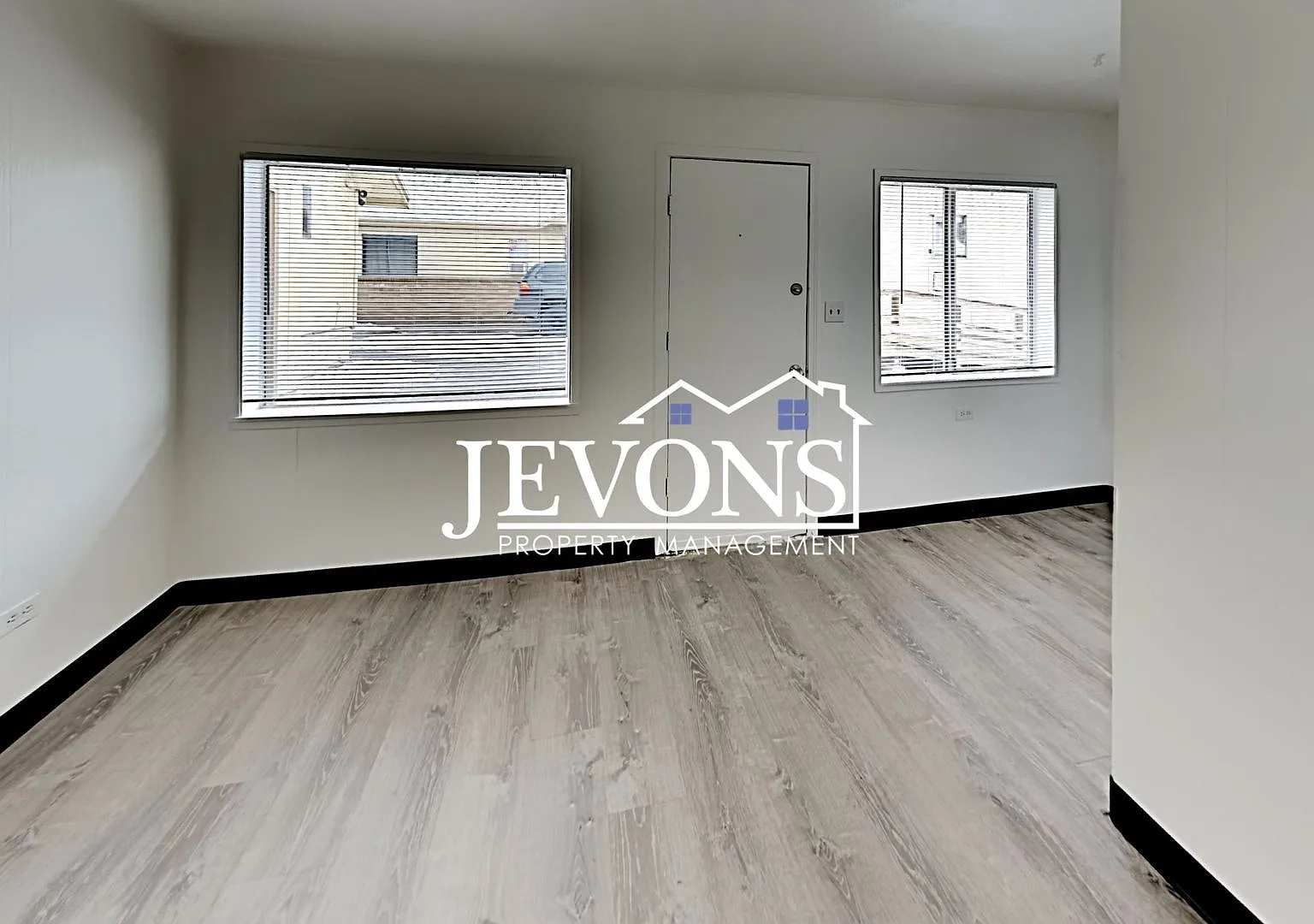 Spacious 3-Bedroom Home in Yakima with Fenced Yard & Driveway Parking — Photo 3