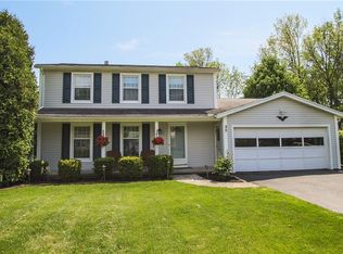 25 Stone Fence Cir, Rochester, NY 14626