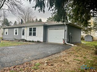 17827 Brim Rd, Bowling Green, OH 43402