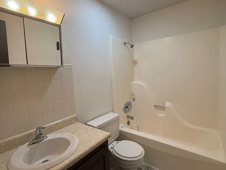 4515 W Millbrook Dr — Photo 13