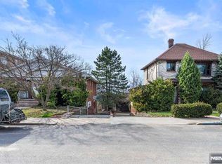 145 Morningside Ln, Palisades Park, NJ 07650