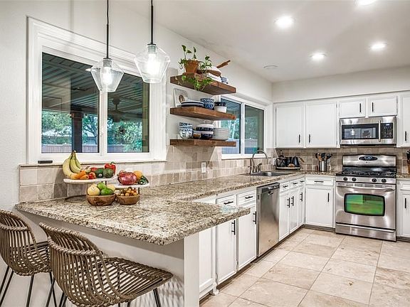 3rd image of 9715 Cloister Dr