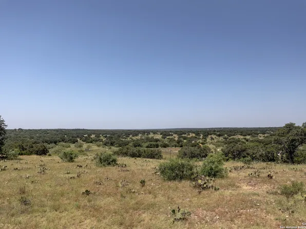 1260 Bobby Shelton Ranch Rd, Mountain Home, TX 78058