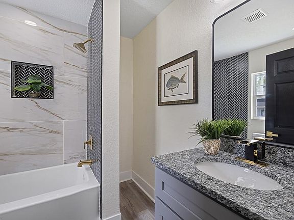 3rd image of 622 Ashley Avenue