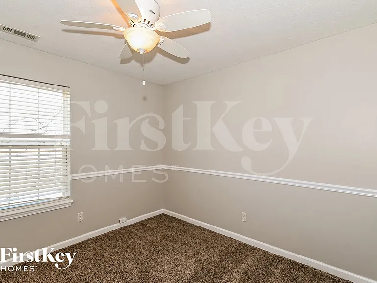 4804 Oakton Way — Photo 6