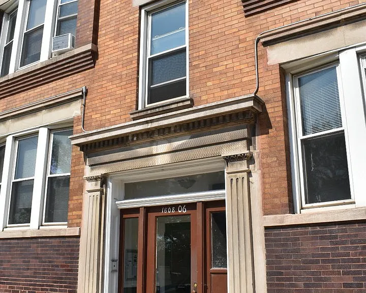 1606 W Nelson St #3 — Photo 1