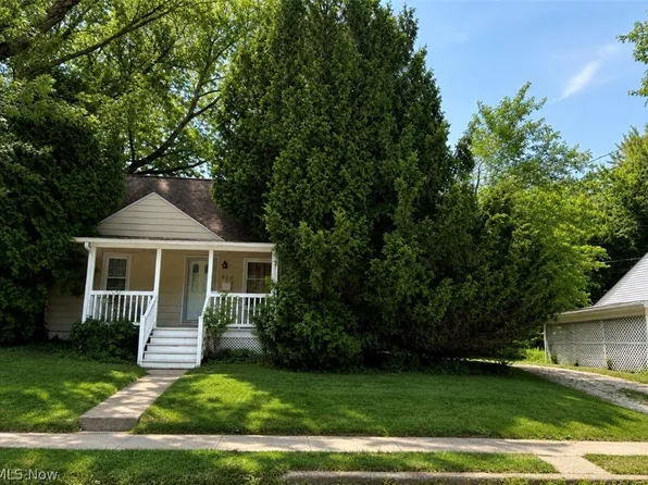 910 E 14th St, Ashtabula, OH 44004