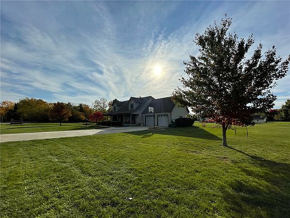 3rd image of 4 Sugar Creek Ln