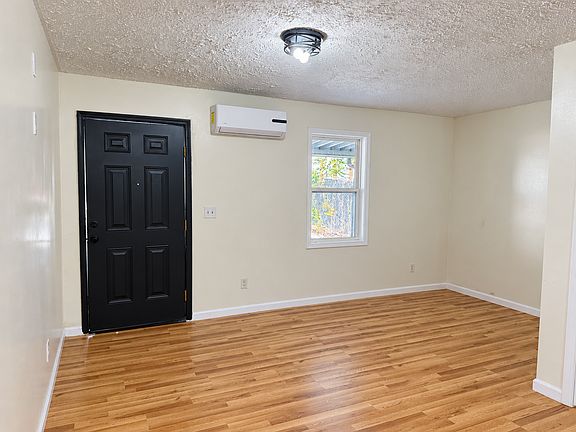 5th image of 229 Sowder Ln Unit E