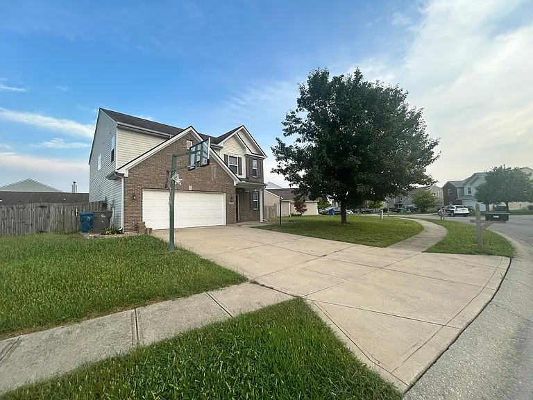 5221 Bombay Dr — Photo 34