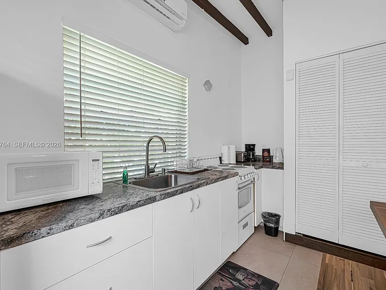 1044 SW 13th Ct — Photo 13