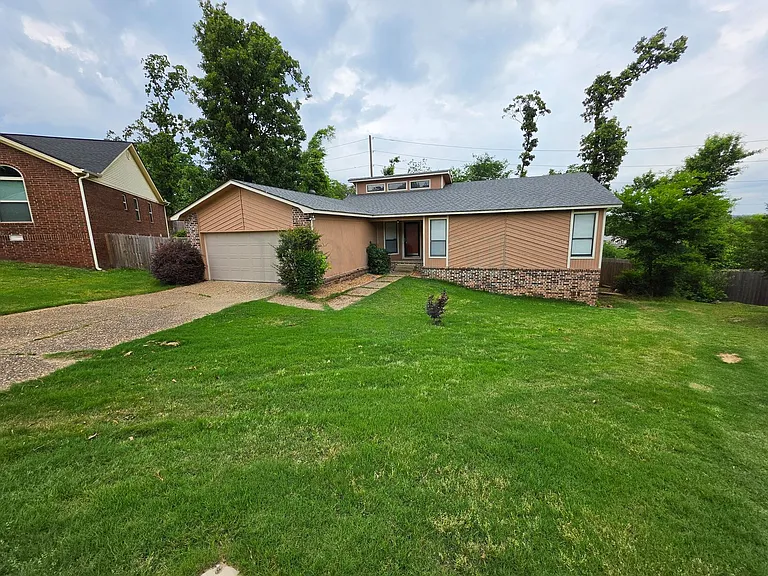 6 Woodlore Ct — Photo 1