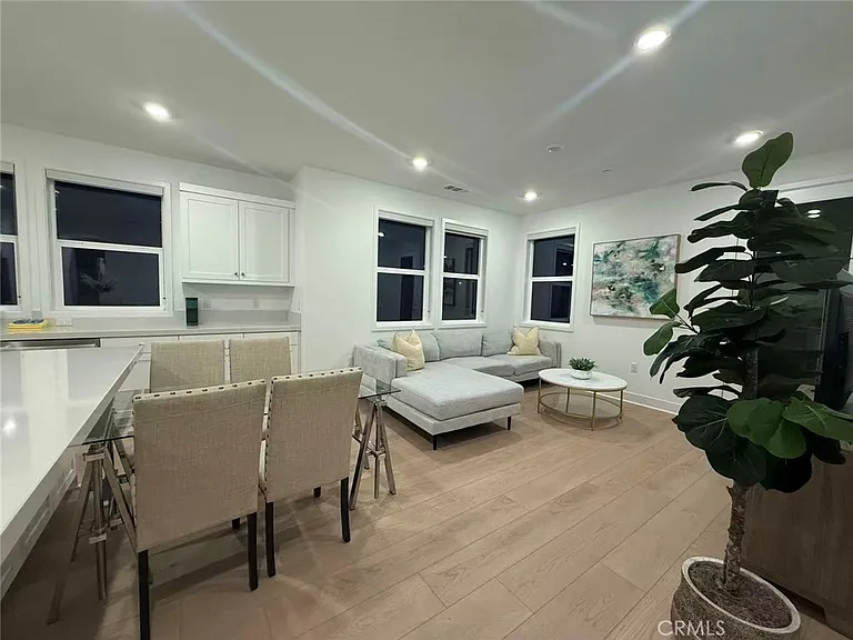 313 Proctor — Photo 3