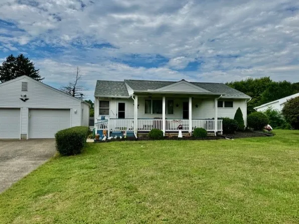 3938 Station Rd, New Castle, PA 16101