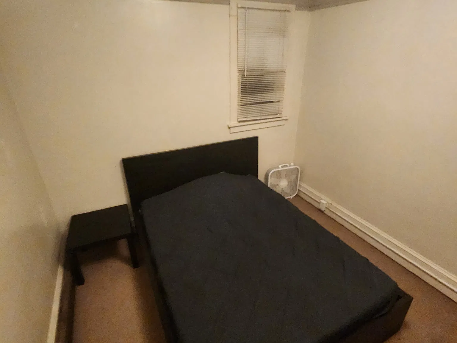 8 bed, 3100 sqft, $975 — Photo 4