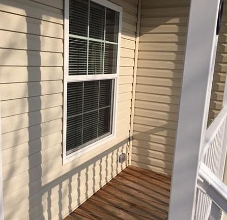 5th image of 210 North Ct