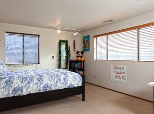 948 16th Ct, Mukilteo, WA 98275