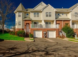 9 Cottage Ct, Berkeley Heights, NJ 07922