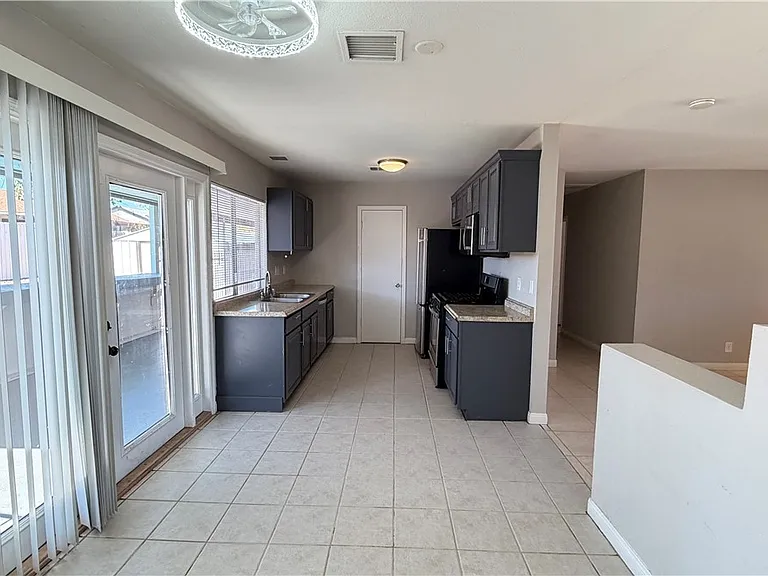 4953 National Ave — Photo 16
