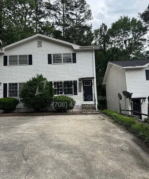 54 Greenwood Cir — Photo 1