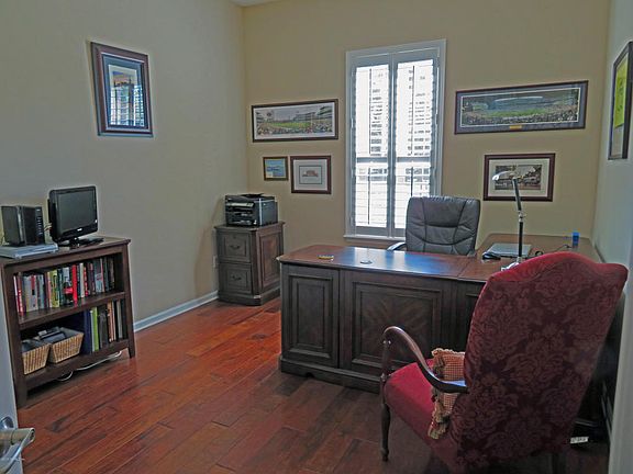 3rd image of 586 Saddlestone Dr