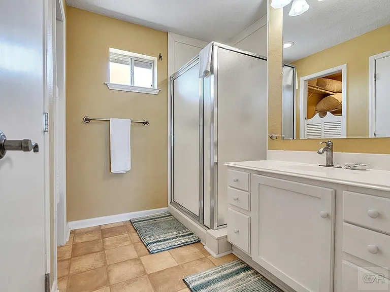 16627 Bayfront Dr — Photo 28