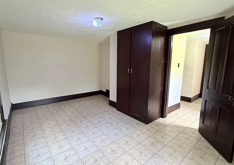 85 Shaefer St — Photo 11