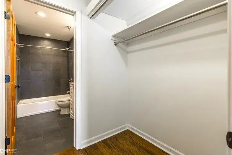 312 N May St #6I — Photo 12
