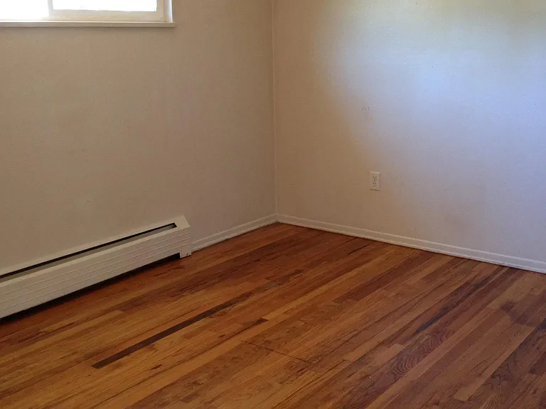 1348 Marshall St — Photo 5