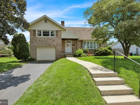 1116 Dogwood Dr, Reading, PA 19609