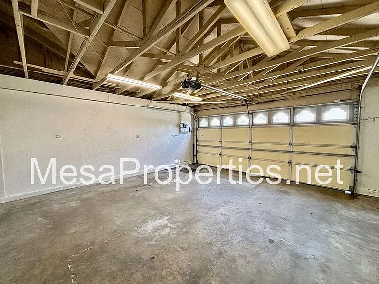 2378 N Sycamore Ave — Photo 27