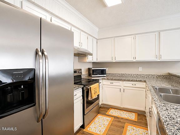 5th image of 3500 E Simcoe St APT 61